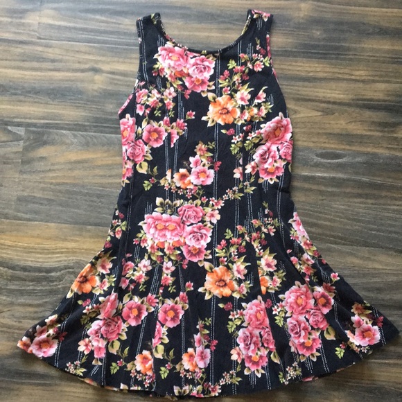 Forever 21 Dresses & Skirts - Floral Skater Dress